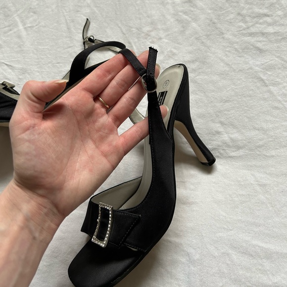 Glitzy kitten heels - Picture 3 of 9